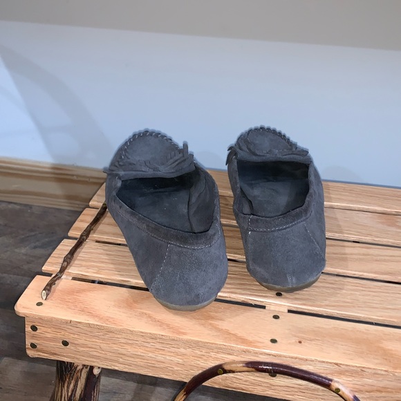 Minne Tonka gray leather upper suede moccasins shoes size 9 - Picture 3 of 5